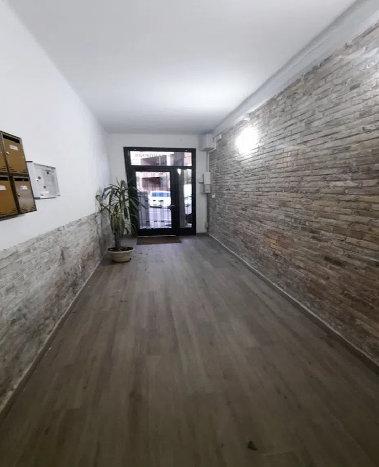 Vendo Piso interior Carmel Barcelona